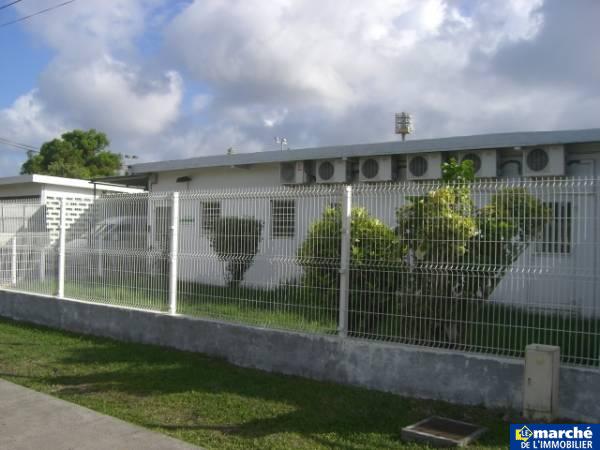FORT DE FRANCE ZONE FRANHCE A USAGE DE BUREAUX 150 M²